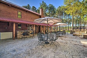 Countryside Cabin Retreat w/ Outdoor Kitchen!