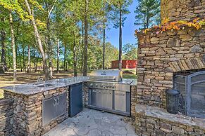 Countryside Cabin Retreat w/ Outdoor Kitchen!