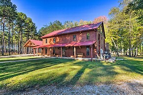 Countryside Cabin Retreat w/ Outdoor Kitchen!