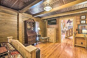 Countryside Cabin Retreat w/ Outdoor Kitchen!