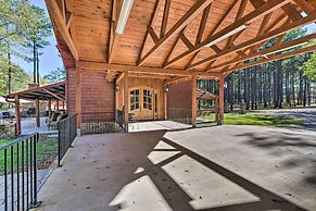 Countryside Cabin Retreat w/ Outdoor Kitchen!