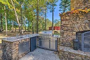 Countryside Cabin Retreat w/ Outdoor Kitchen!