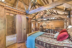 Countryside Cabin Retreat w/ Outdoor Kitchen!