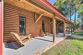 Countryside Cabin Retreat w/ Outdoor Kitchen!