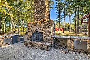 Countryside Cabin Retreat w/ Outdoor Kitchen!