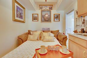 Cozy & Convenient Elmont Retreat w/ Patio!