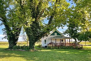 Countryside Cottage w/ Large Yard Near Topeka