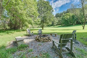 Cozy Creekside Cabin w/ Fire Pit & Views!
