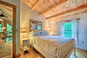 Cozy Mount Snow Chalet w/ Game Room & Hot Tub