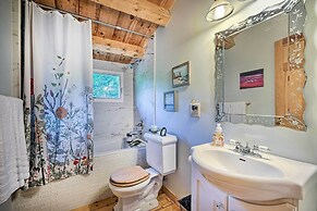 Cozy Mount Snow Chalet w/ Game Room & Hot Tub
