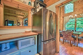Cozy Mount Snow Chalet w/ Game Room & Hot Tub