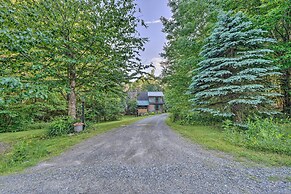 Cozy Mount Snow Chalet w/ Game Room & Hot Tub
