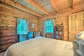 Cozy Mount Snow Chalet w/ Game Room & Hot Tub