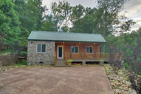 Cozy Goode Cabin w/ Deck ~ 17 Mi to Lynchburg