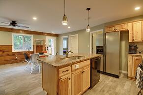 Cozy Goode Cabin w/ Deck ~ 17 Mi to Lynchburg