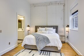 Downtown Omaha Getaway w/ Deck & Gas Grill!