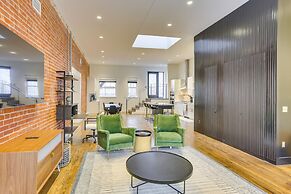 Downtown Omaha Getaway w/ Deck & Gas Grill!