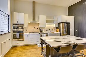 Downtown Omaha Getaway w/ Deck & Gas Grill!