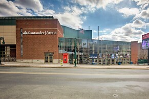 1 Mi to Reading Pagoda: Cozy Apt w/ Patio Access!