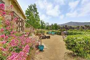 Escondido Vineyard Estate: Walk to Wineries!