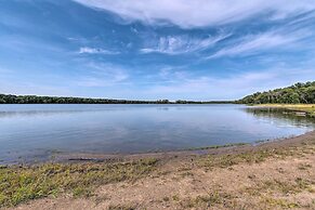 Cozy Riverfront Getaway: Fishing On-site!