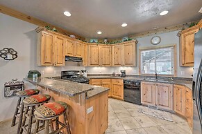 High-end Huntsville Condo w/ Private Hot Tub!
