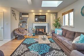 Happy Place by the Lake w/ Fire Pit: Walk to Beach