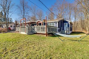 Happy Place by the Lake w/ Fire Pit: Walk to Beach