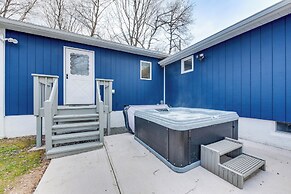 Happy Place by the Lake w/ Fire Pit: Walk to Beach