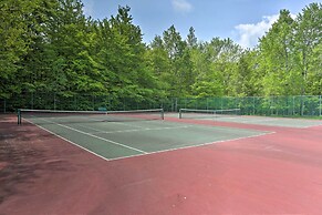 Happy Place by the Lake w/ Fire Pit: Walk to Beach