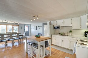 Happy Place by the Lake w/ Fire Pit: Walk to Beach