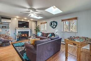 Happy Place by the Lake w/ Fire Pit: Walk to Beach