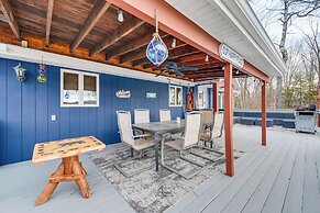 Happy Place by the Lake w/ Fire Pit: Walk to Beach