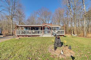 Happy Place by the Lake w/ Fire Pit: Walk to Beach