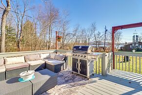 Happy Place by the Lake w/ Fire Pit: Walk to Beach