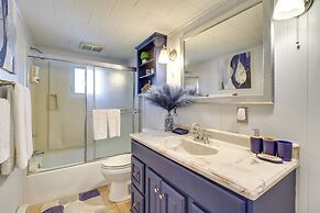 Happy Place by the Lake w/ Fire Pit: Walk to Beach