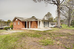 Home Rental w/ Yard Near Downtown Greensboro!