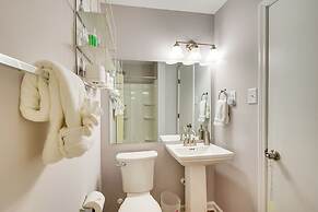 Home Rental w/ Yard Near Downtown Greensboro!