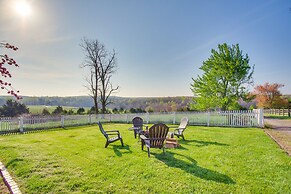 Idyllic Appomattox Home w/ Porch & Rocking Chairs!