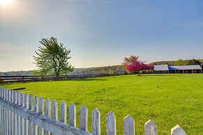 Idyllic Appomattox Home w/ Porch & Rocking Chairs!