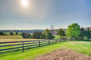 Idyllic Appomattox Home w/ Porch & Rocking Chairs!