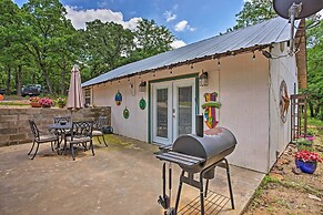 Lake Texoma Cabin - 1 Mi to Park & Boat Ramp!