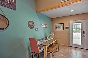 Lake Texoma Cabin - 1 Mi to Park & Boat Ramp!