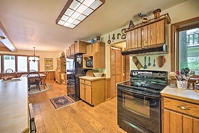 Corey Lake Home, 7 Mi to Swiss Valley Ski Resort!
