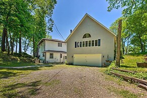 Corey Lake Home, 7 Mi to Swiss Valley Ski Resort!