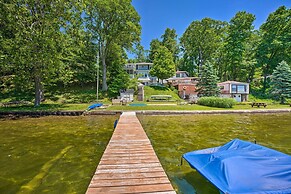 Corey Lake Home, 7 Mi to Swiss Valley Ski Resort!