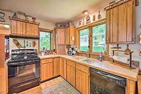 Corey Lake Home, 7 Mi to Swiss Valley Ski Resort!