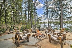 Lakefront Cottage: Boat Dock, Patio & Kayaks!
