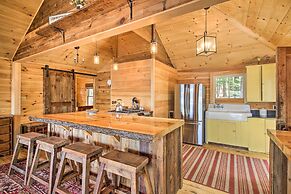 Lakefront Cottage: Boat Dock, Patio & Kayaks!