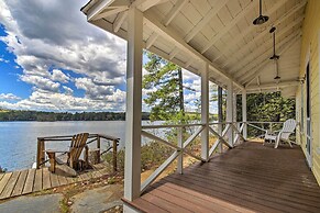 Lakefront Cottage: Boat Dock, Patio & Kayaks!